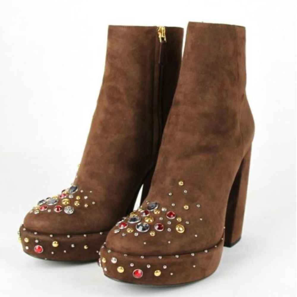 Perfect for Fall - Brown Suede Platforms - Wonderful Condition
